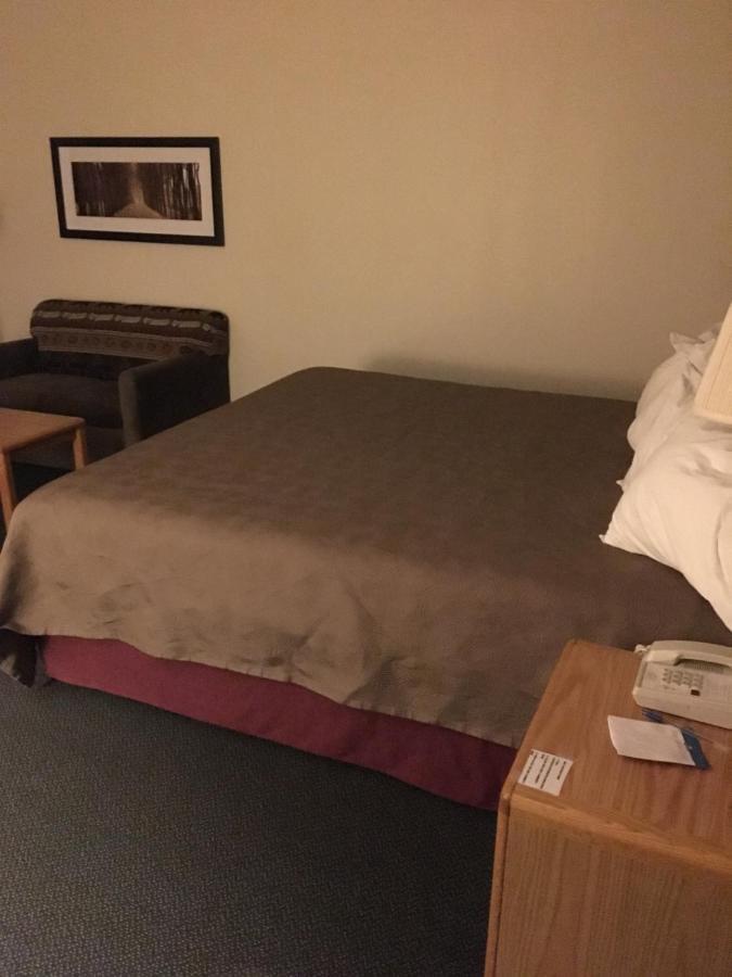 Moose Lake Lodge & Suites Εξωτερικό φωτογραφία