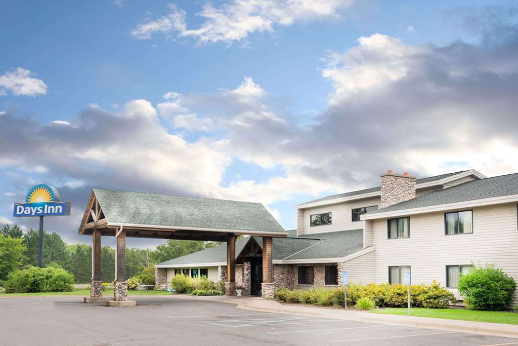 Moose Lake Lodge & Suites Εξωτερικό φωτογραφία