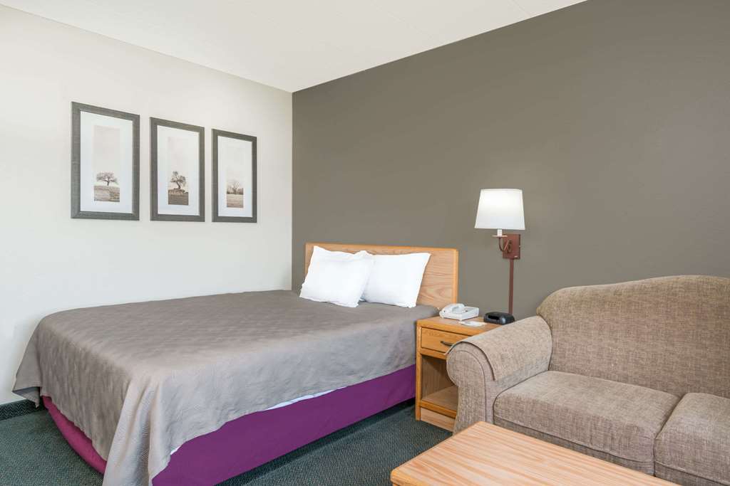 Moose Lake Lodge & Suites Δωμάτιο φωτογραφία
