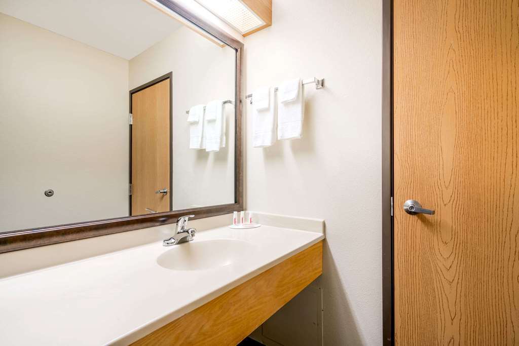 Moose Lake Lodge & Suites Δωμάτιο φωτογραφία